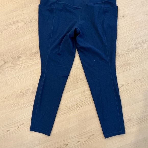 Athleta salutation stash high rise leggings - Picture 4 of 9